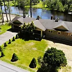 Luxury Lake Front Camelot Villa
