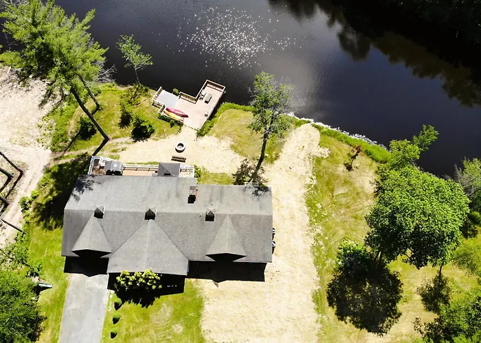 Luxury Lake Front Camelot Villa