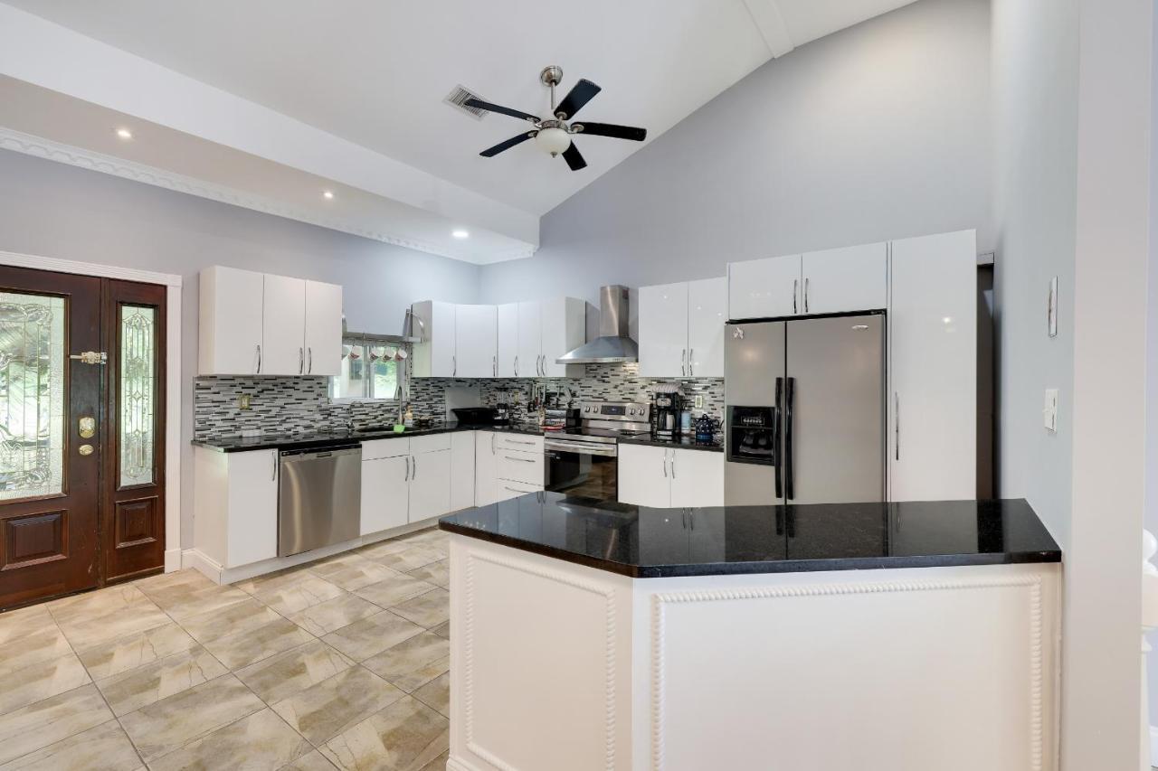 Holiday home Luxury Front Camelot Pocono Lake