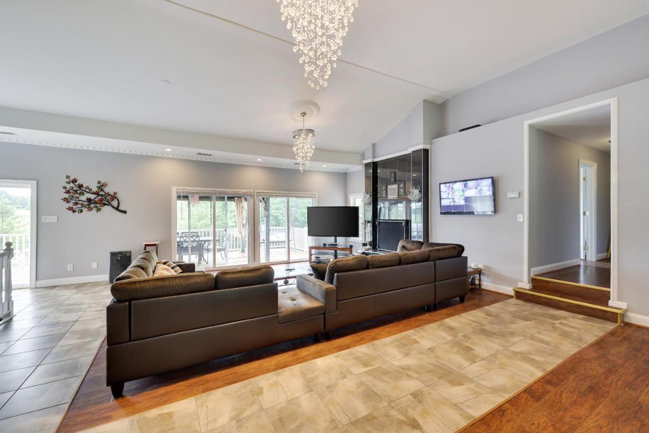 Luxury Front Camelot Pocono Lake